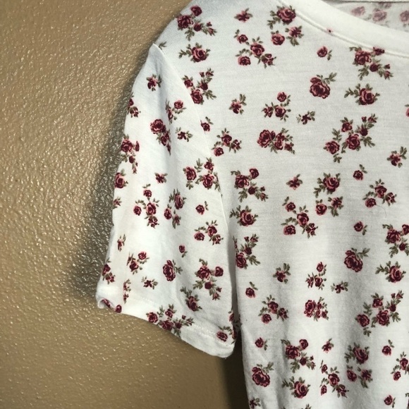 Forever 21 Floral Tee Size S - Picture 2 of 4